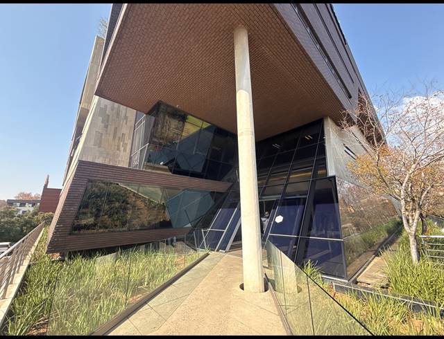 945M² OFFICE TO LET IN PARKTOWN